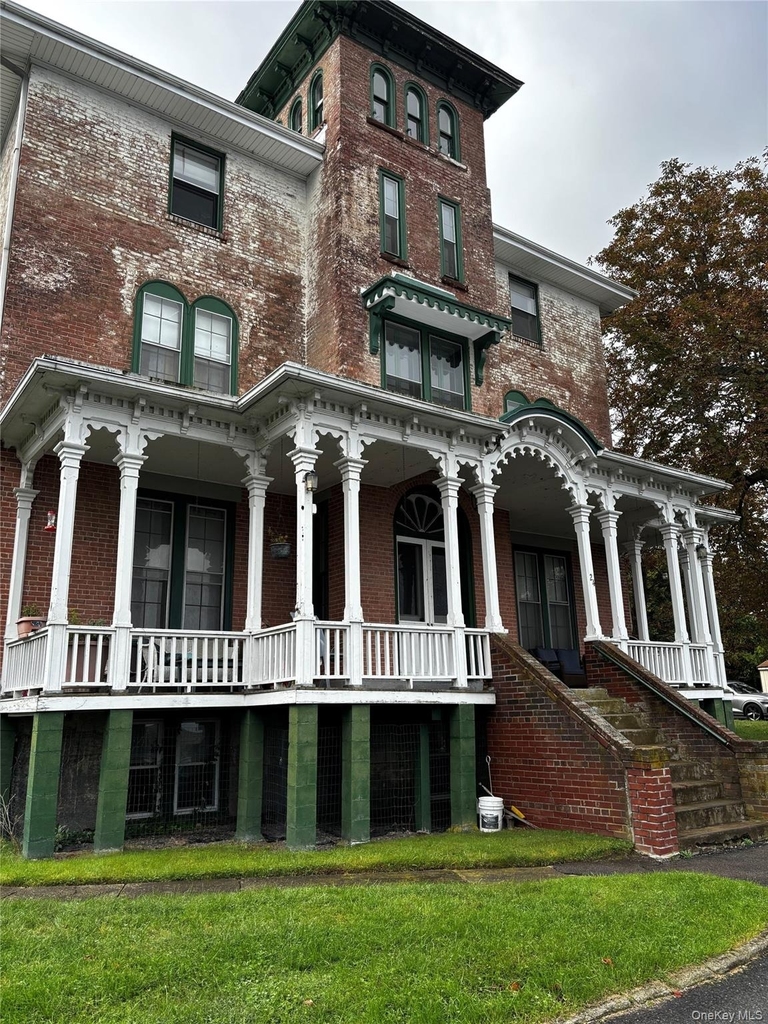24 Grandview Avenue - Photo 0