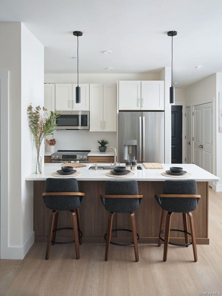 10 Grove - Photo 2