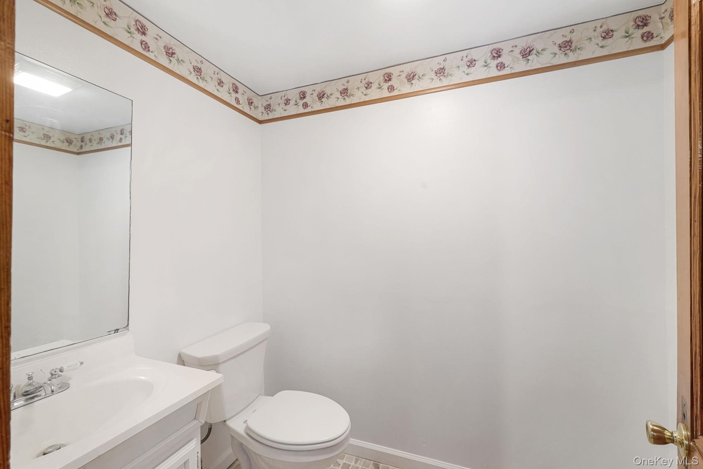 708 Burlingham Road - Photo 7