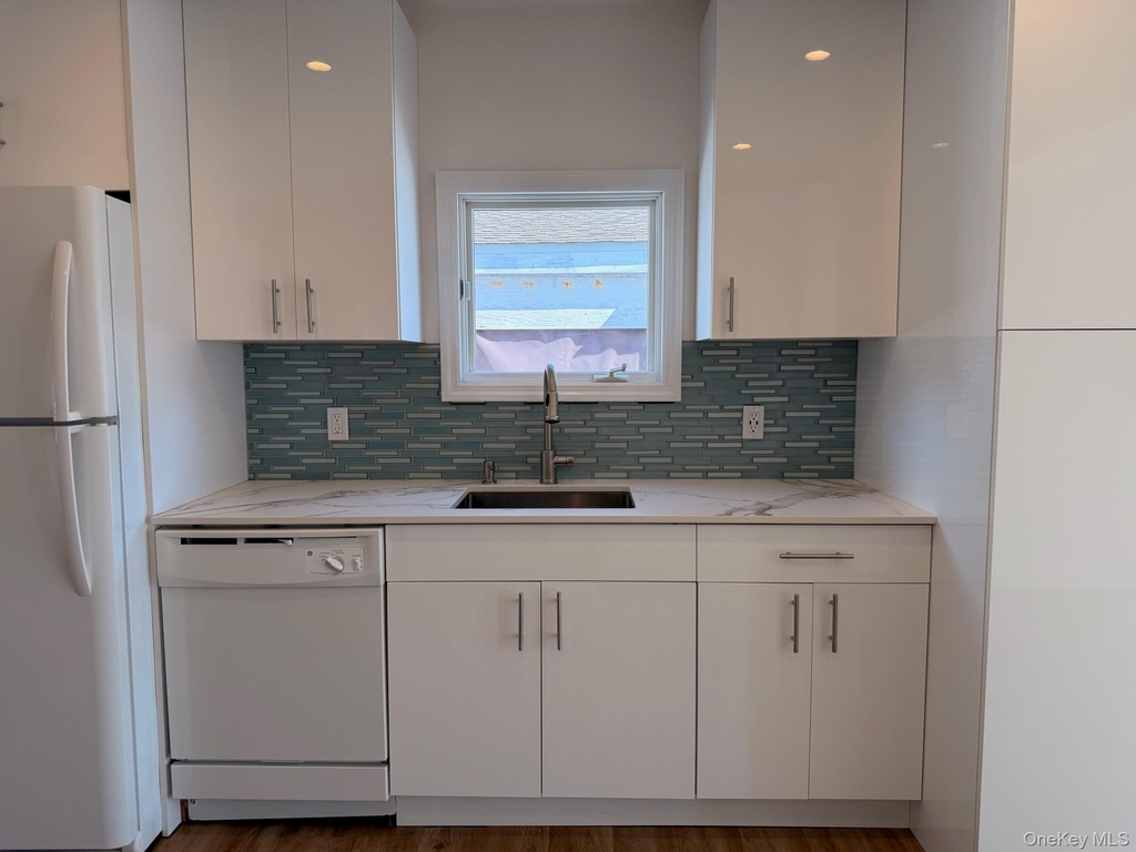 8 Michel Avenue - Photo 10