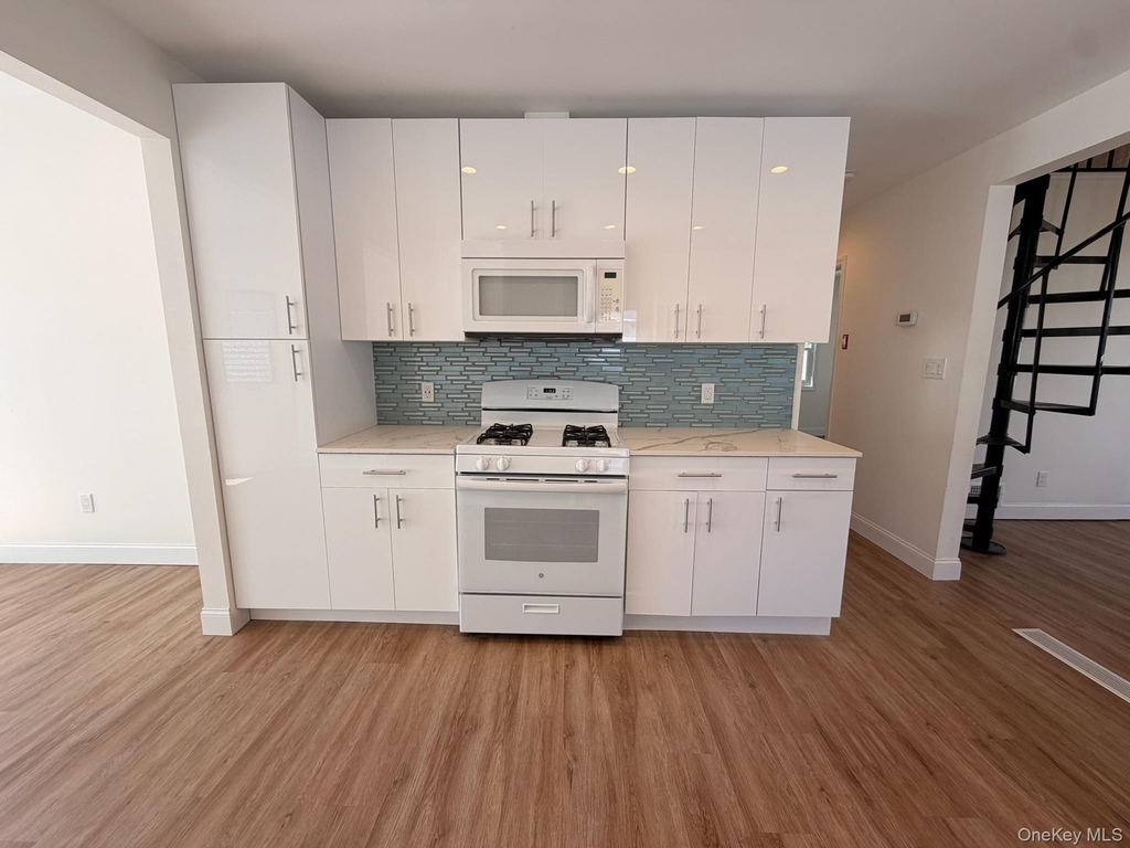 8 Michel Avenue - Photo 6