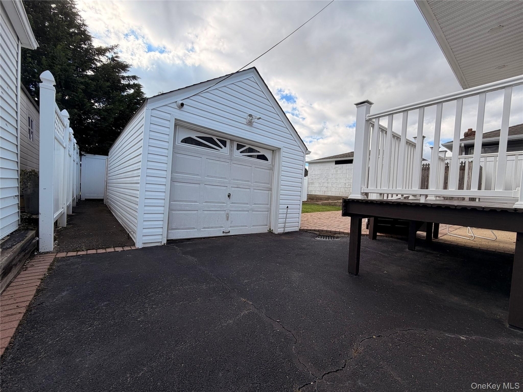 8 Michel Avenue - Photo 31