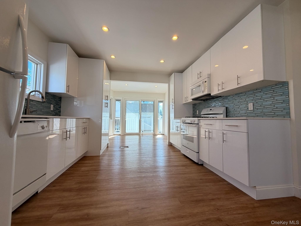 8 Michel Avenue - Photo 12