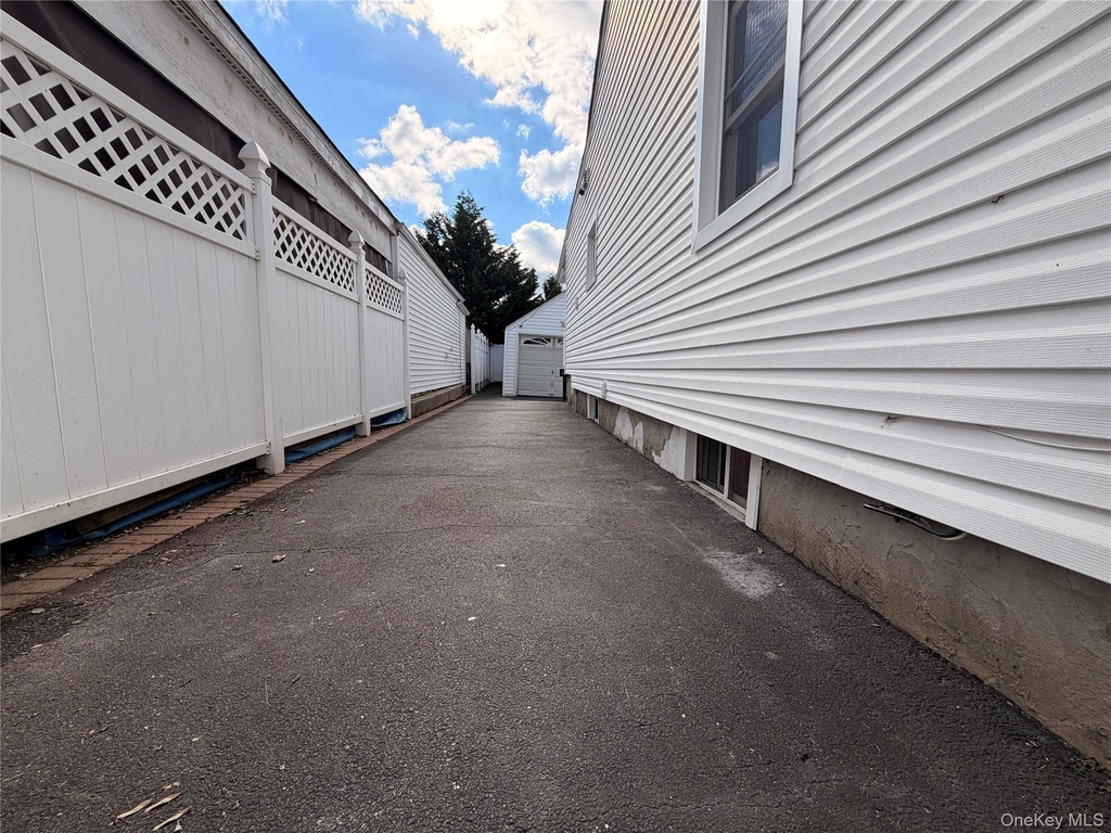 8 Michel Avenue - Photo 28