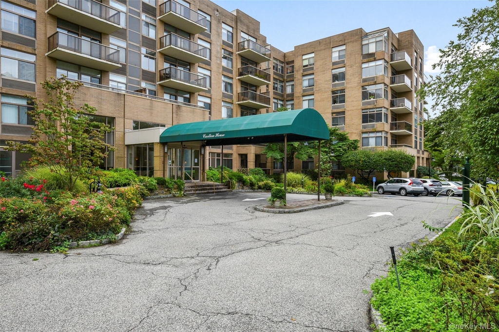 35 N Chatsworth Avenue - Photo 0