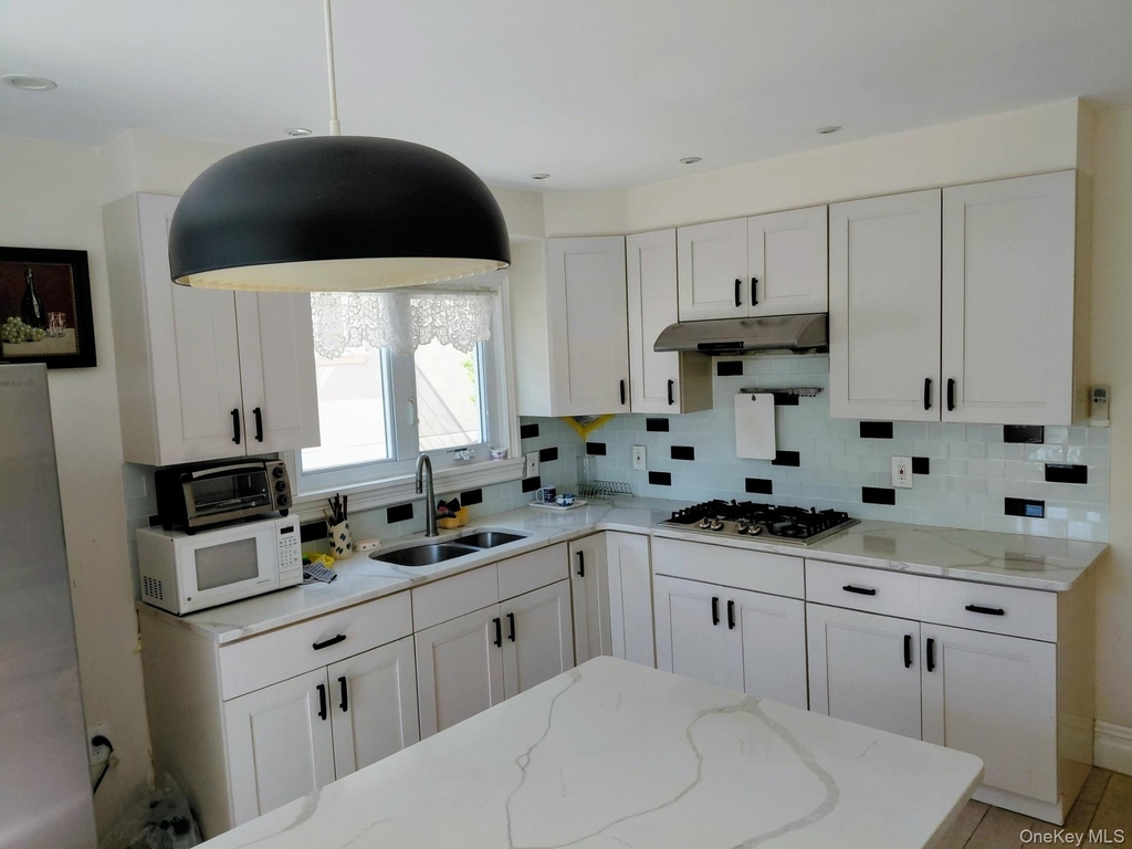 6720 Austin Street - Photo 5