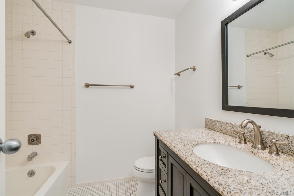122 Woodlake Drive W - Photo 11