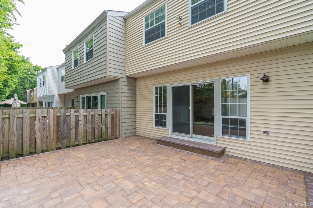 122 Woodlake Drive W - Photo 14