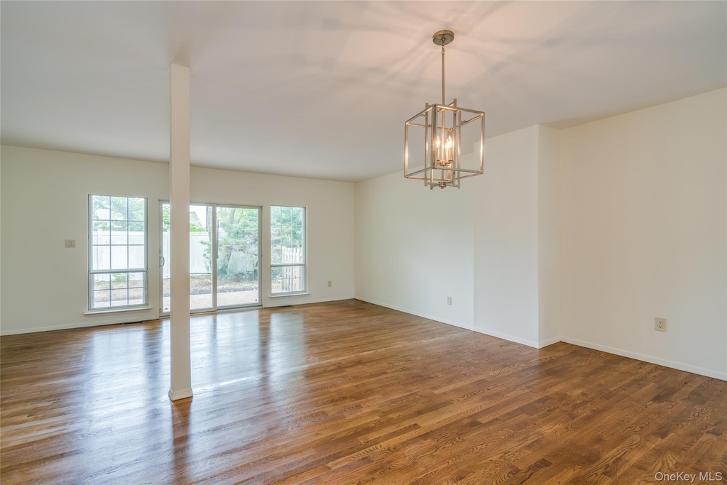122 Woodlake Drive W - Photo 7