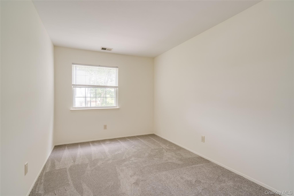 122 Woodlake Drive W - Photo 10