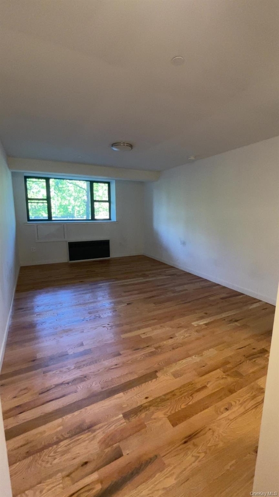 671 Bronx River Road - Photo 4