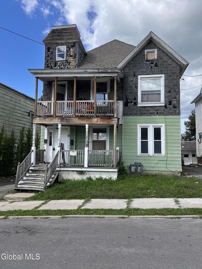 6 Blood Street - Photo 0
