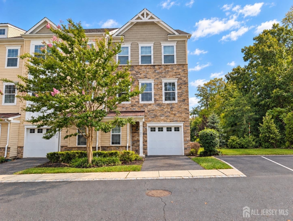 1607 Hights Farm Road - Photo 0