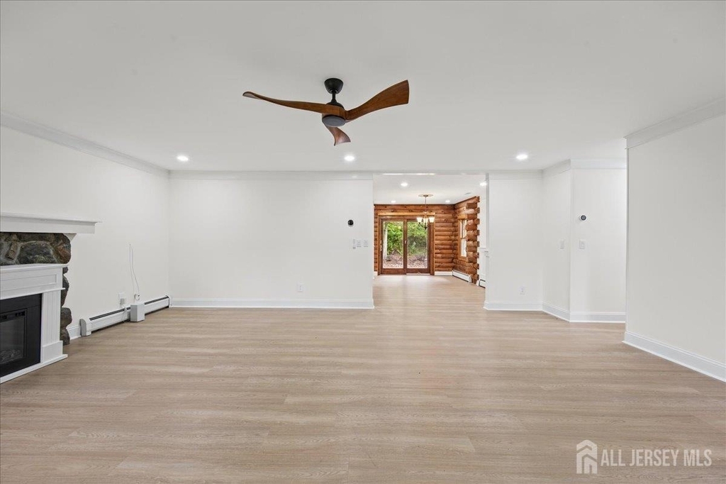 1058 Hoffman Road - Photo 7