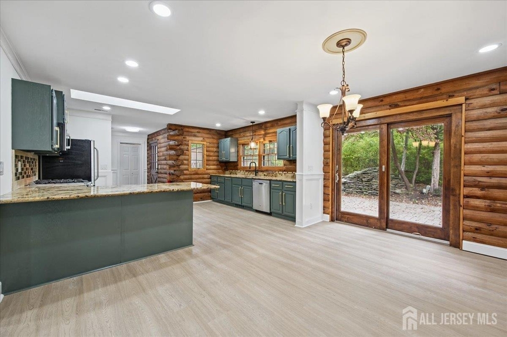 1058 Hoffman Road - Photo 16
