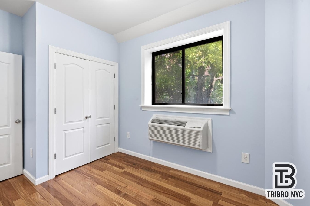 296 Willis Avenue - Photo 4