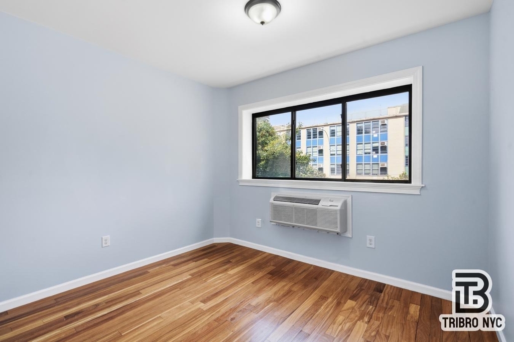 296 Willis Avenue - Photo 8