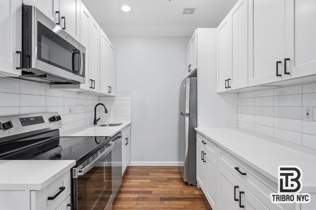 296 Willis Avenue - Photo 5