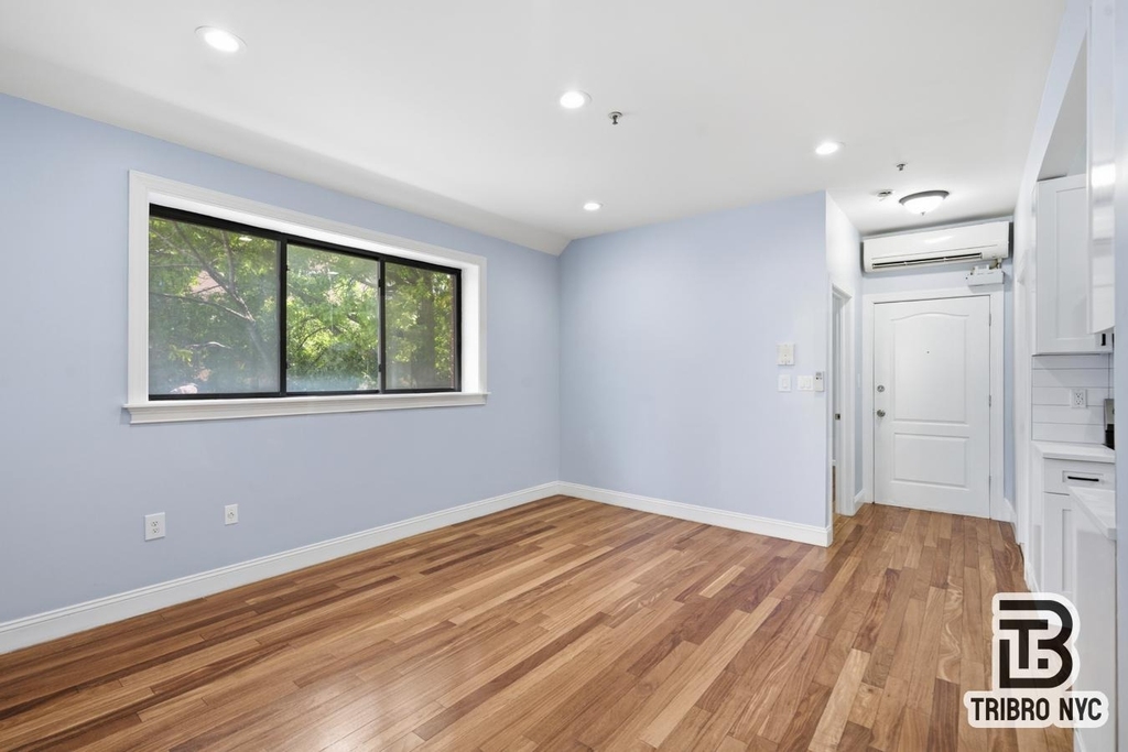 296 Willis Avenue - Photo 7