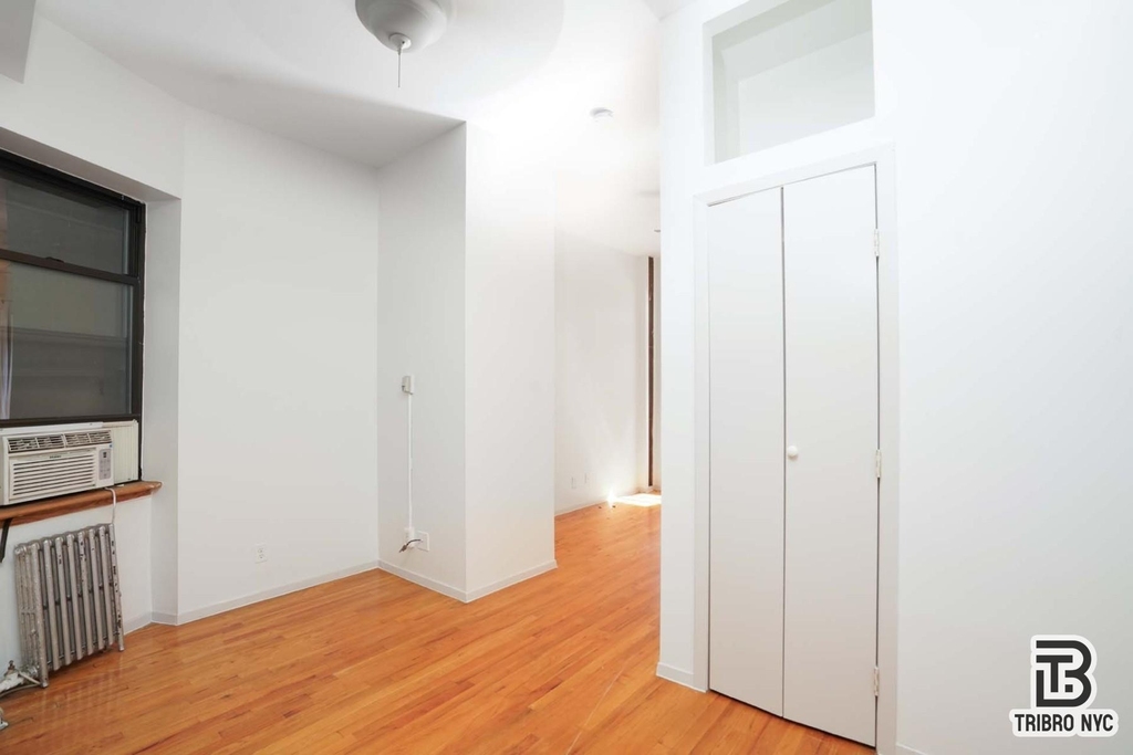 406 W 48th Street - Photo 3