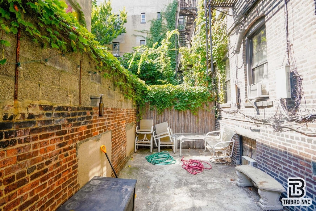 406 W 48th Street - Photo 7