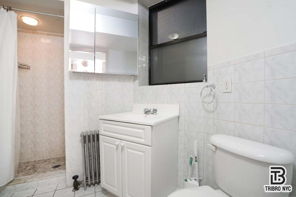 406 W 48th Street - Photo 0