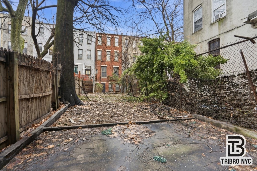 131 W 130th Street - Photo 10