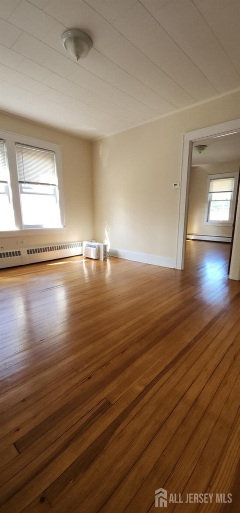 126 Runyon Avenue - Photo 5