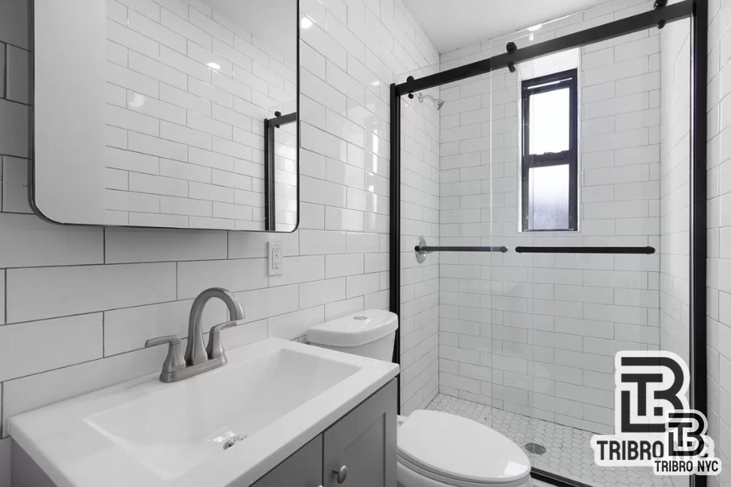 1721 E 8th Street - Photo 4
