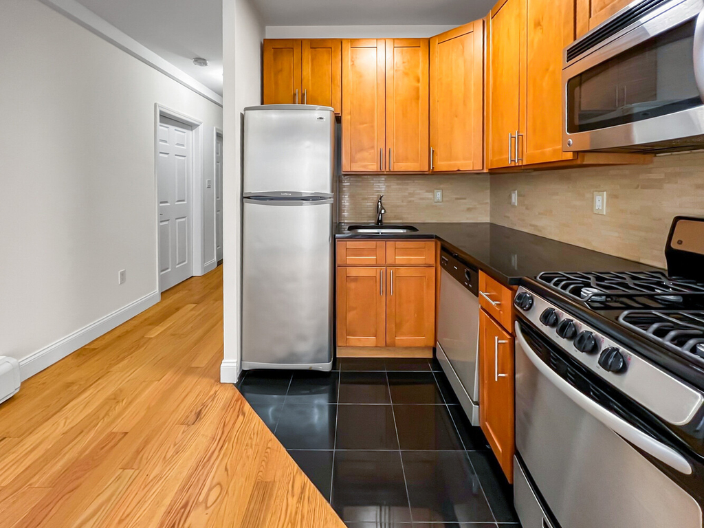 250 W 105th Street - Photo 1