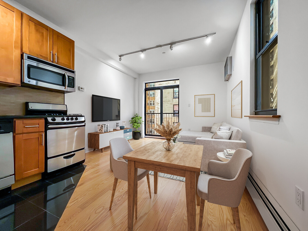 250 W 105th Street - Photo 2