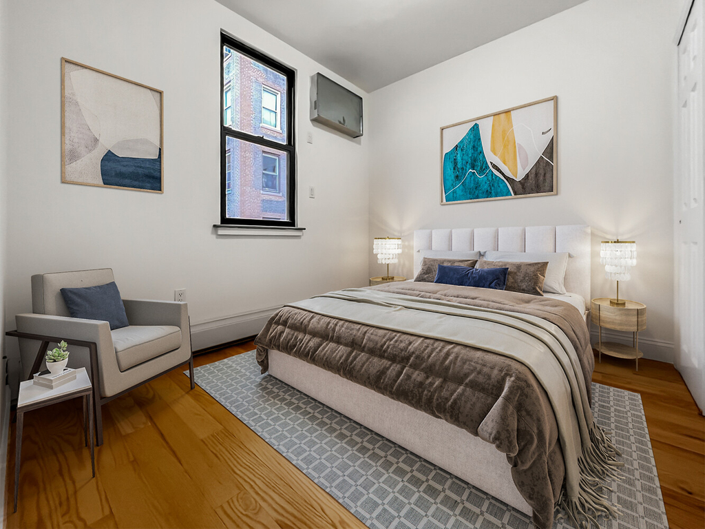 250 W 105th Street - Photo 0