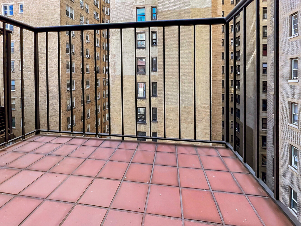 250 W 105th Street - Photo 3