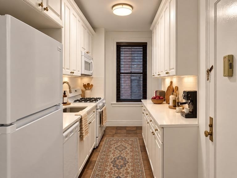 425 Riverside Drive - Photo 2