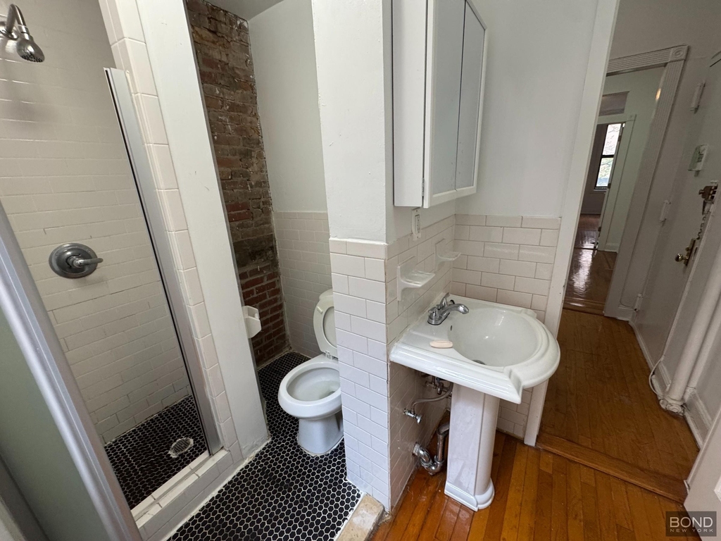 357 W 53rd Street - Photo 5