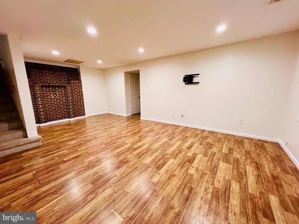 208 Telegraph Road - Photo 1
