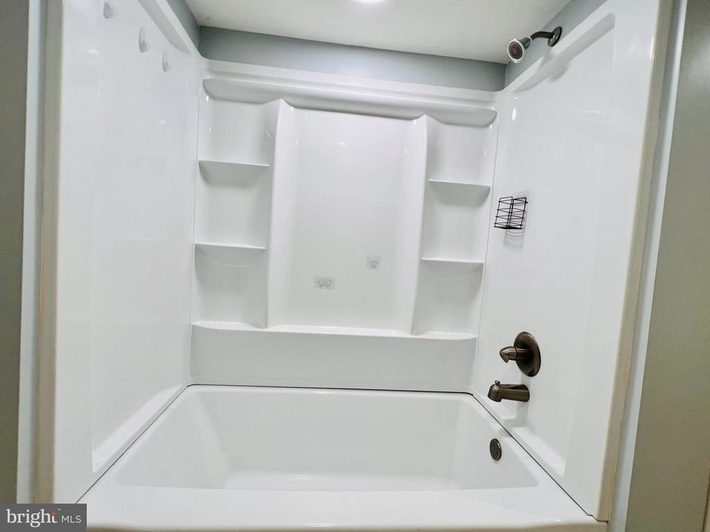 208 Telegraph Road - Photo 8