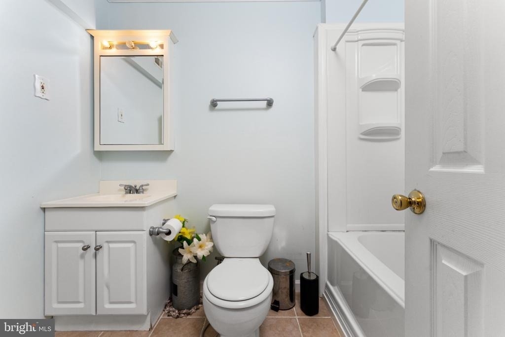 8708 Farnham Way - Photo 19