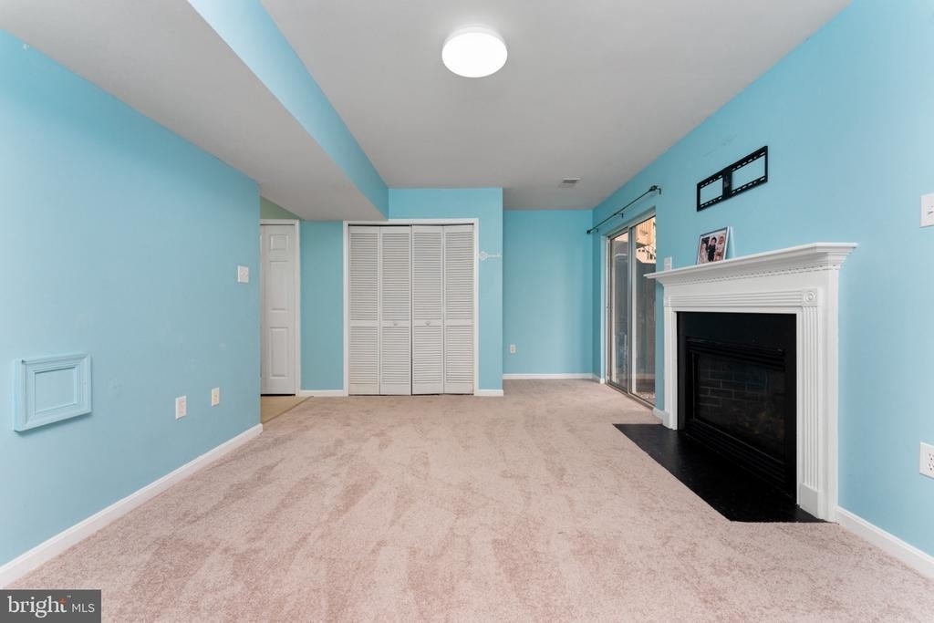 8708 Farnham Way - Photo 17