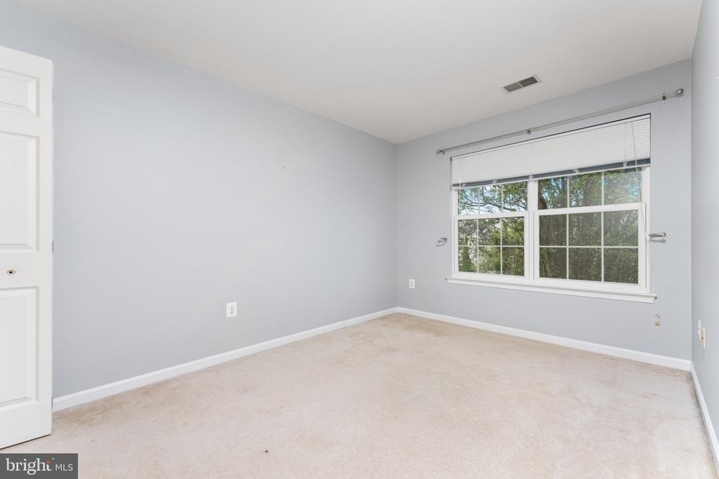 8708 Farnham Way - Photo 15