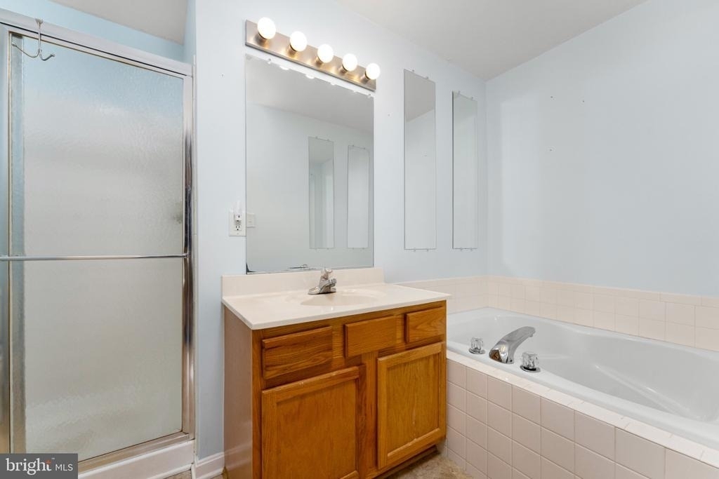 8708 Farnham Way - Photo 12