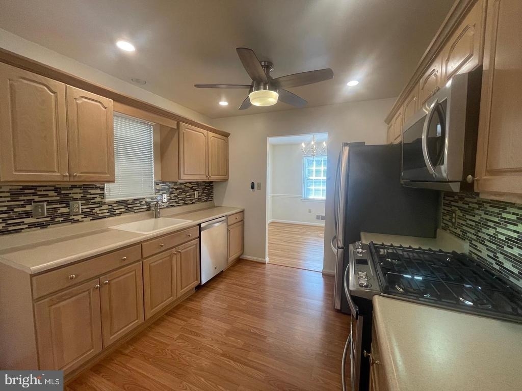 3905 Flagstone Terrace - Photo 10