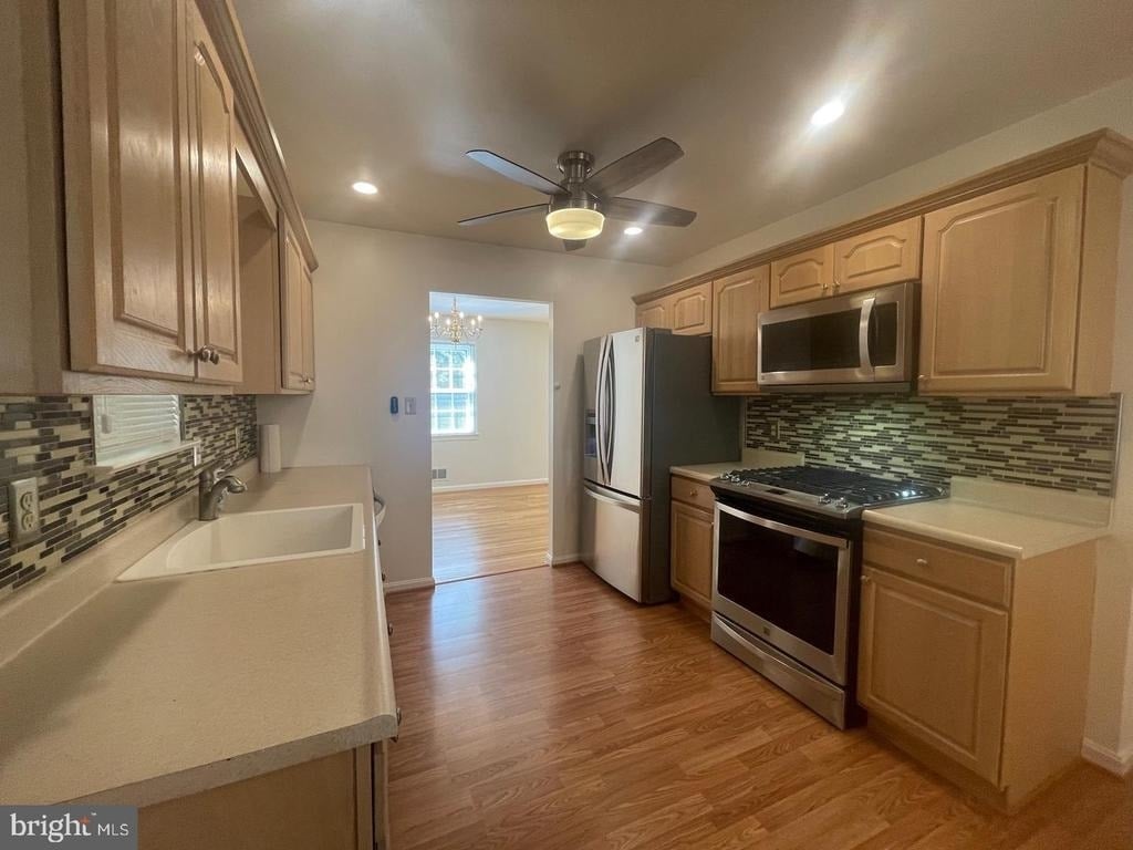 3905 Flagstone Terrace - Photo 9
