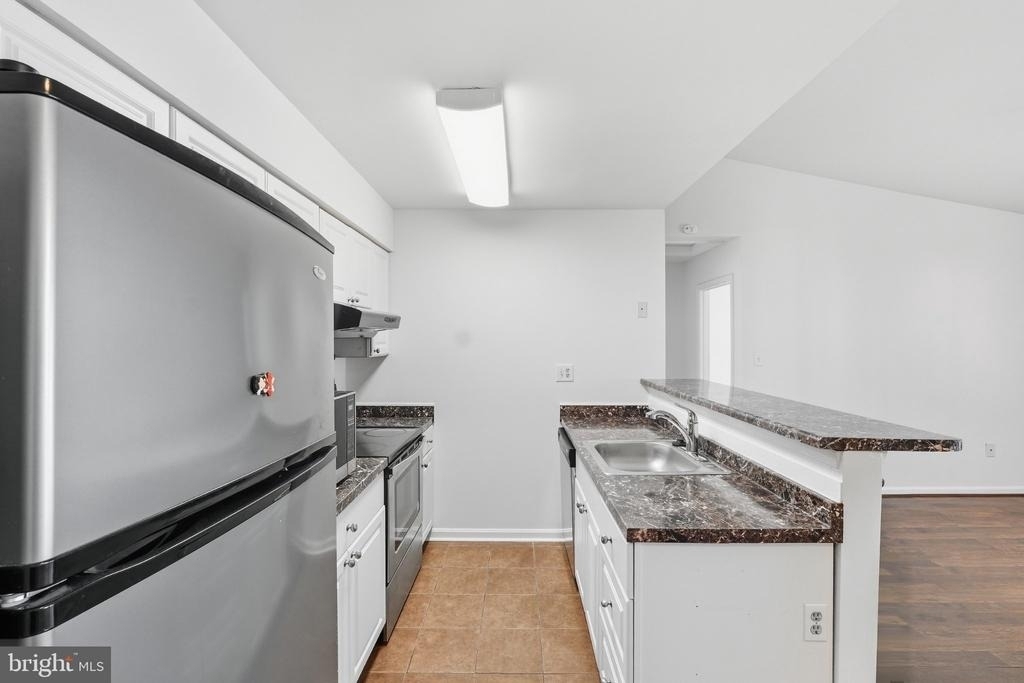 8633 Beekman Place - Photo 7