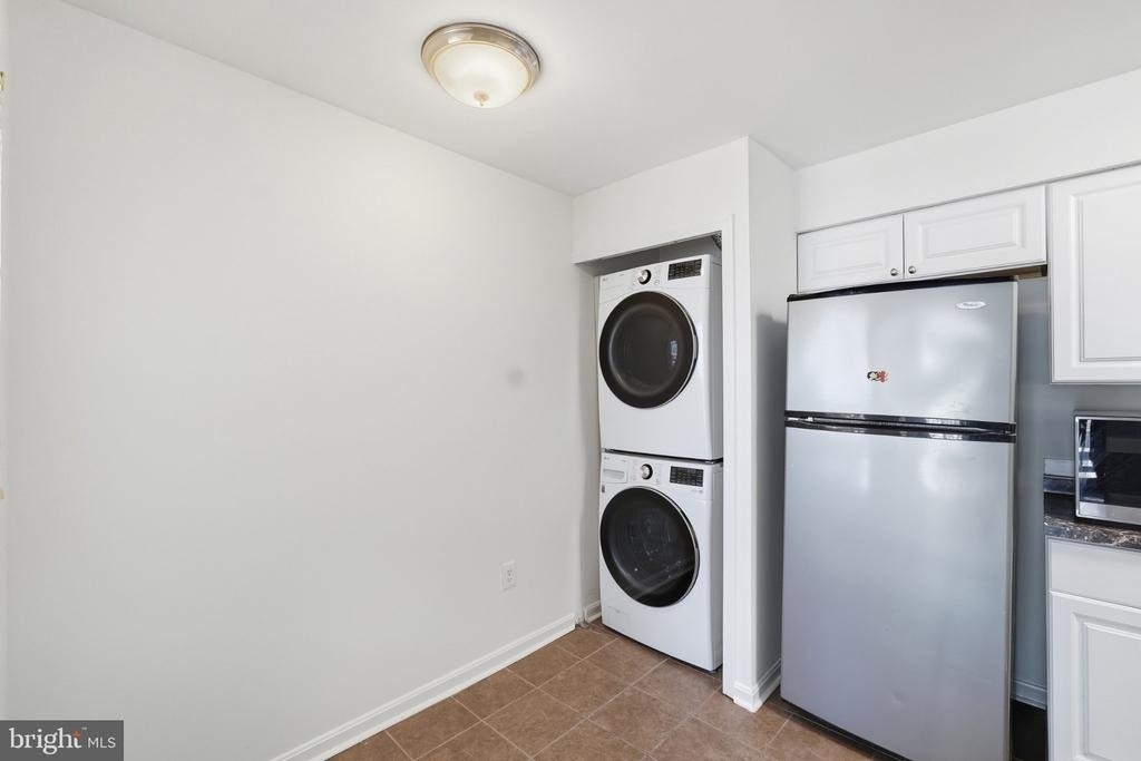 8633 Beekman Place - Photo 11