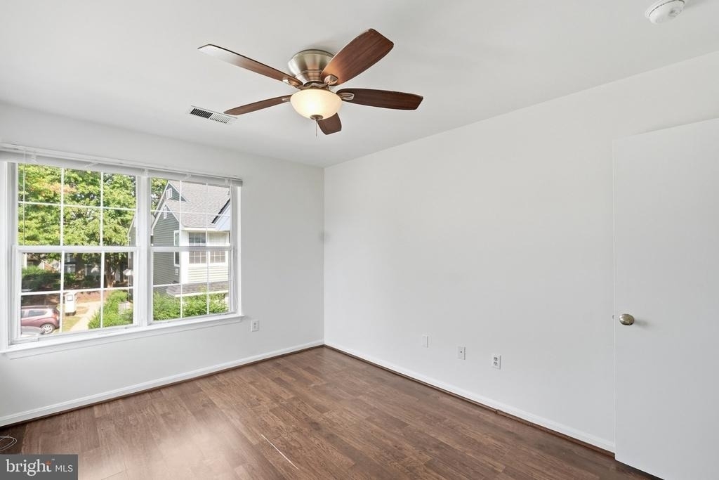 8633 Beekman Place - Photo 18
