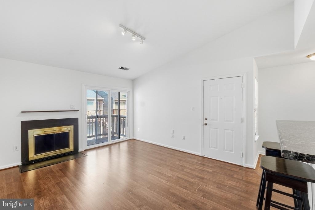 8633 Beekman Place - Photo 3