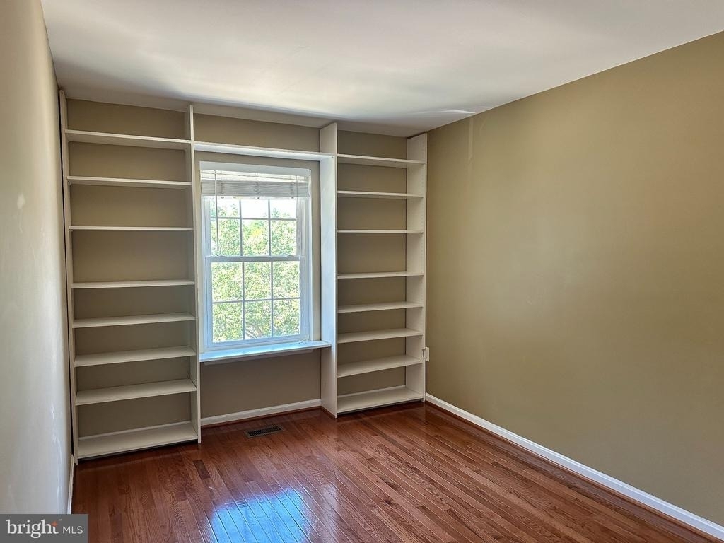 6025 Crocus Court - Photo 19