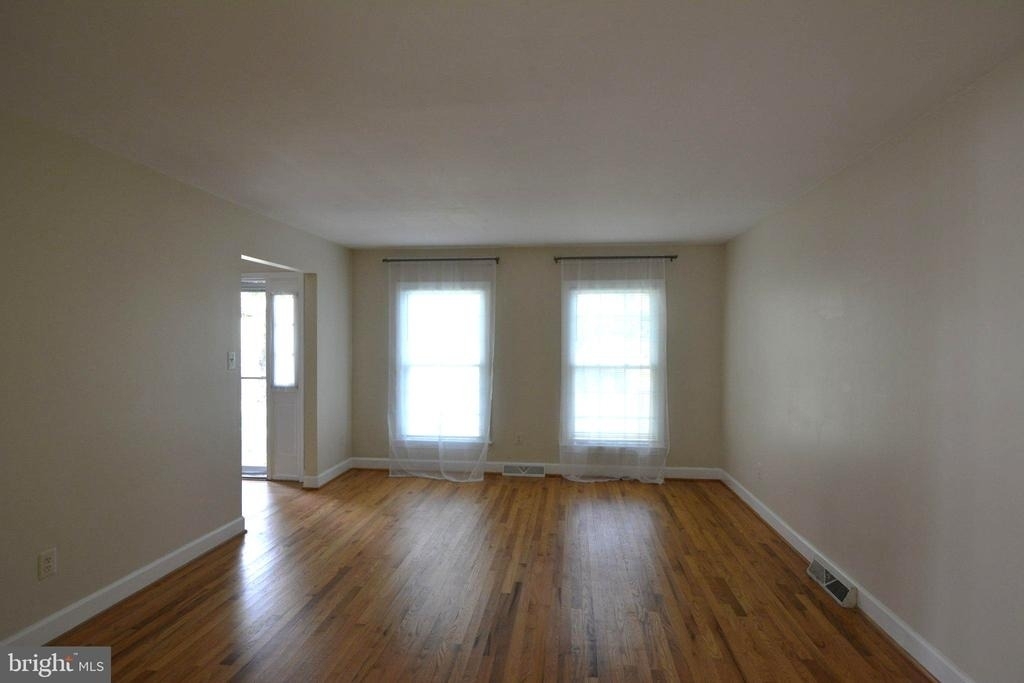 4216 Mosby Street - Photo 3