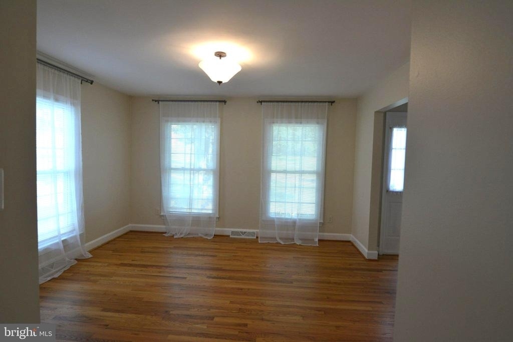 4216 Mosby Street - Photo 2